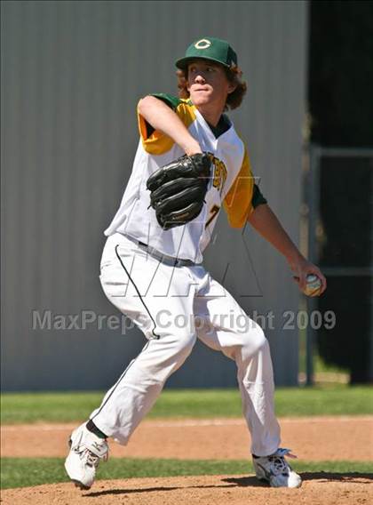 Thumbnail 1 in Crespi @ Canyon photogallery.