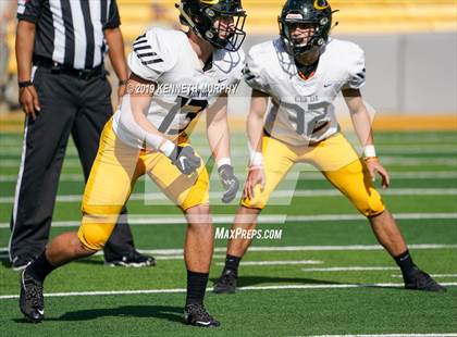 Thumbnail 3 in Klein Oak vs Rockwall (UIL 6A Regional Playoff) photogallery.