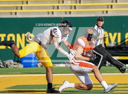 Thumbnail 1 in Klein Oak vs Rockwall (UIL 6A Regional Playoff) photogallery.