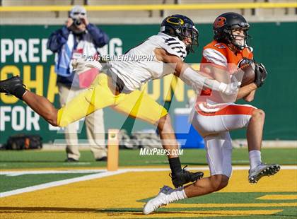 Thumbnail 2 in Klein Oak vs Rockwall (UIL 6A Regional Playoff) photogallery.