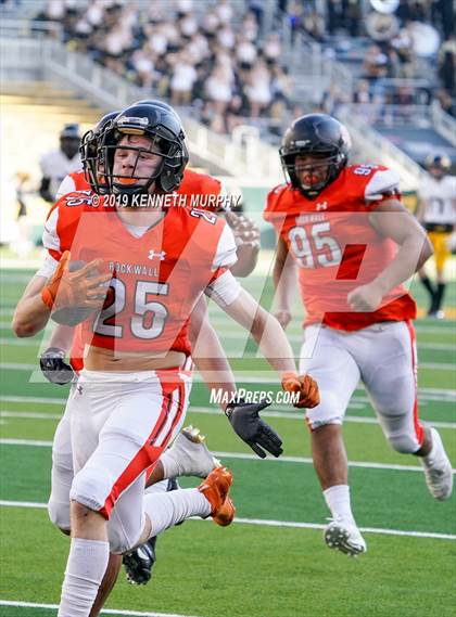 Thumbnail 1 in Klein Oak vs Rockwall (UIL 6A Regional Playoff) photogallery.