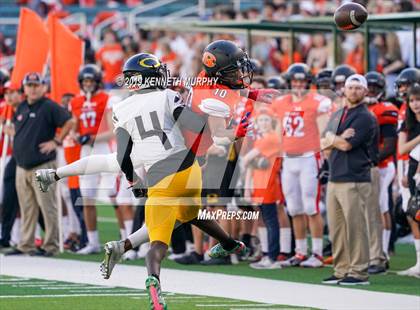 Thumbnail 2 in Klein Oak vs Rockwall (UIL 6A Regional Playoff) photogallery.