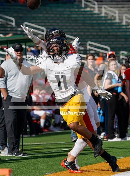 Thumbnail 1 in Klein Oak vs Rockwall (UIL 6A Regional Playoff) photogallery.