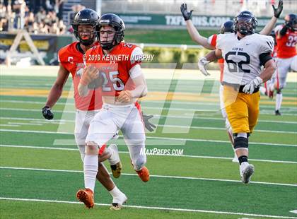 Thumbnail 3 in Klein Oak vs Rockwall (UIL 6A Regional Playoff) photogallery.