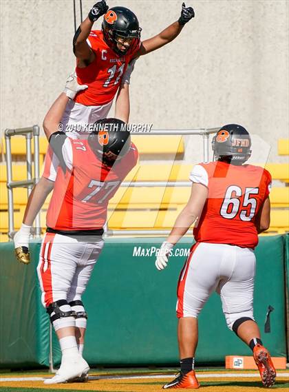 Thumbnail 2 in Klein Oak vs Rockwall (UIL 6A Regional Playoff) photogallery.