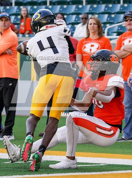 Thumbnail 2 in Klein Oak vs Rockwall (UIL 6A Regional Playoff) photogallery.