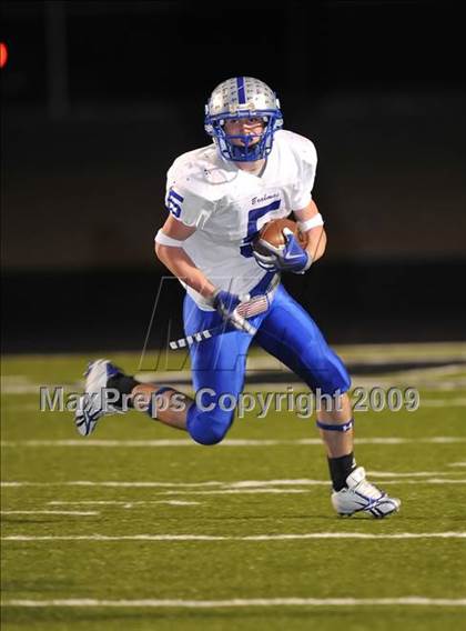 Thumbnail 3 in Pewitt vs. Aubrey (Texas 2A Division II Region II Area Playoffs) photogallery.