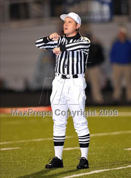 Thumbnail 2 in Pewitt vs. Aubrey (Texas 2A Division II Region II Area Playoffs) photogallery.