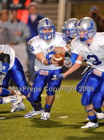 Thumbnail 1 in Pewitt vs. Aubrey (Texas 2A Division II Region II Area Playoffs) photogallery.