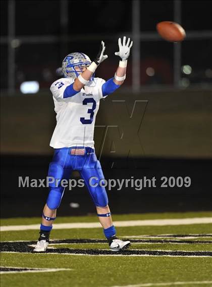 Thumbnail 1 in Pewitt vs. Aubrey (Texas 2A Division II Region II Area Playoffs) photogallery.