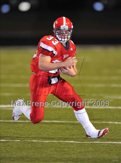 Thumbnail 2 in Pewitt vs. Aubrey (Texas 2A Division II Region II Area Playoffs) photogallery.