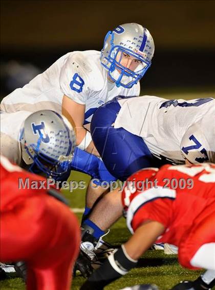 Thumbnail 3 in Pewitt vs. Aubrey (Texas 2A Division II Region II Area Playoffs) photogallery.
