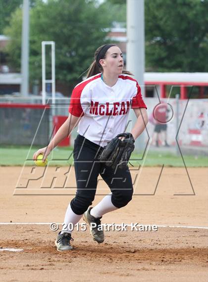 Thumbnail 1 in Washington-Lee @ McLean (VHSL 6A Conf 6 Quarterfinal) photogallery.