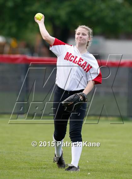 Thumbnail 1 in Washington-Lee @ McLean (VHSL 6A Conf 6 Quarterfinal) photogallery.