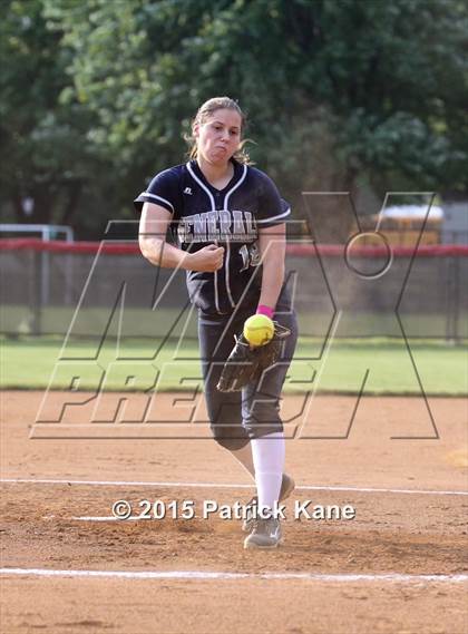 Thumbnail 1 in Washington-Lee @ McLean (VHSL 6A Conf 6 Quarterfinal) photogallery.