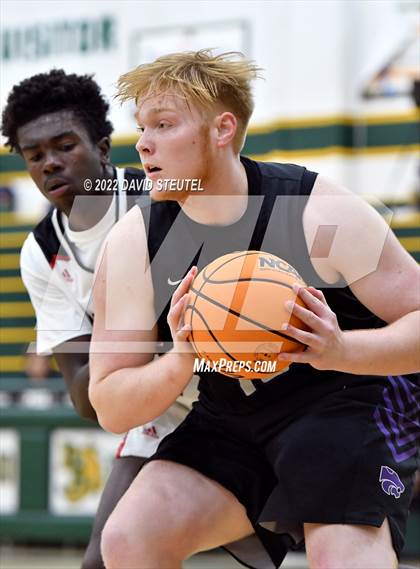 Thumbnail 2 in Franklin vs. Fairfield (Jack Scott Tournament) photogallery.