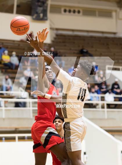 Thumbnail 1 in  Lake Highlands vs Coppell (UIL 6A Area Playoff) photogallery.
