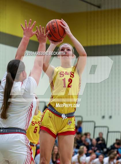 Thumbnail 3 in Pottsboro vs. S & S Consolidated (UIL 3A Area Playoff) photogallery.