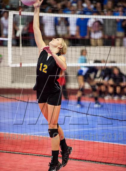 Thumbnail 3 in Fleming vs. Caliche (CHSAA 1A Championship) photogallery.