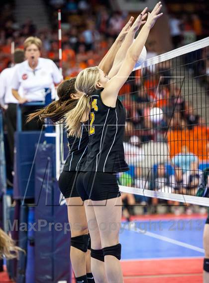 Thumbnail 2 in Fleming vs. Caliche (CHSAA 1A Championship) photogallery.