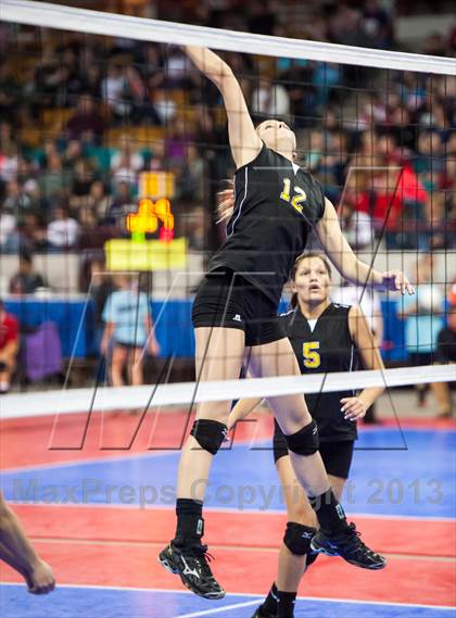 Thumbnail 3 in Fleming vs. Caliche (CHSAA 1A Championship) photogallery.
