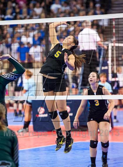 Thumbnail 3 in Fleming vs. Caliche (CHSAA 1A Championship) photogallery.