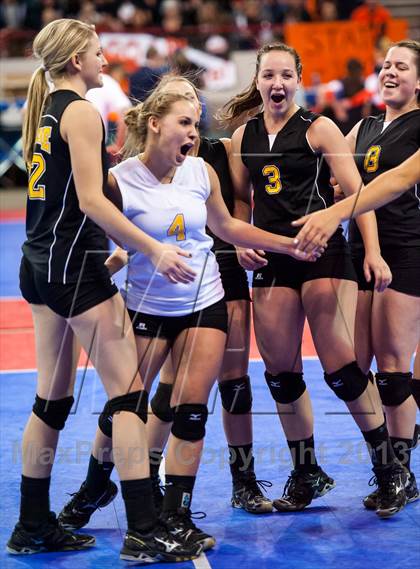 Thumbnail 2 in Fleming vs. Caliche (CHSAA 1A Championship) photogallery.