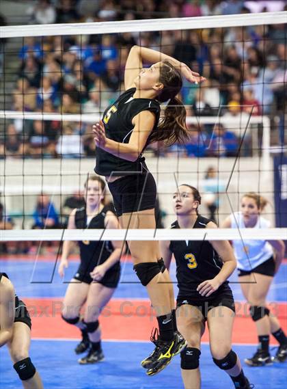 Thumbnail 2 in Fleming vs. Caliche (CHSAA 1A Championship) photogallery.