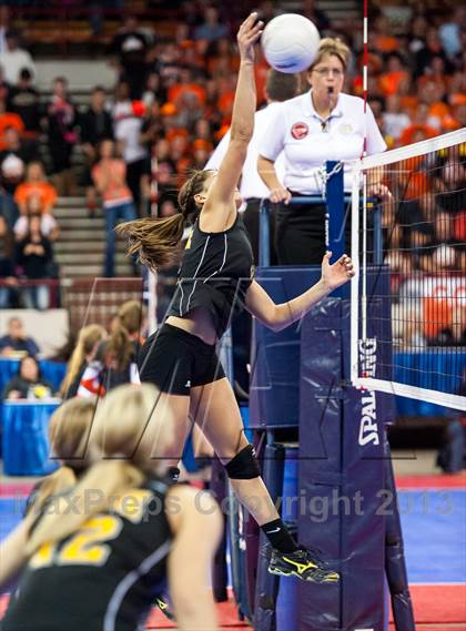 Thumbnail 3 in Fleming vs. Caliche (CHSAA 1A Championship) photogallery.