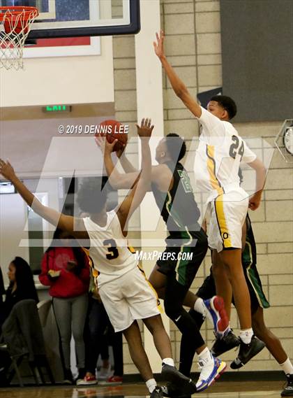 Thumbnail 1 in Moreau Catholic @ Bishop O'Dowd (CIF NCS D2 Final) photogallery.