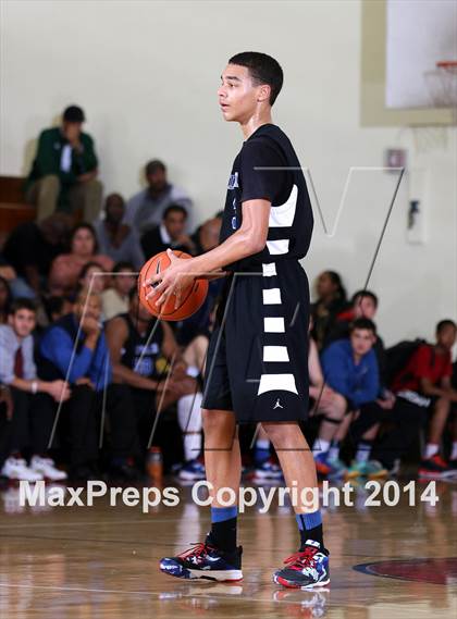 Thumbnail 2 in Windward vs. Chino Hills (Fairfax State Preview) photogallery.