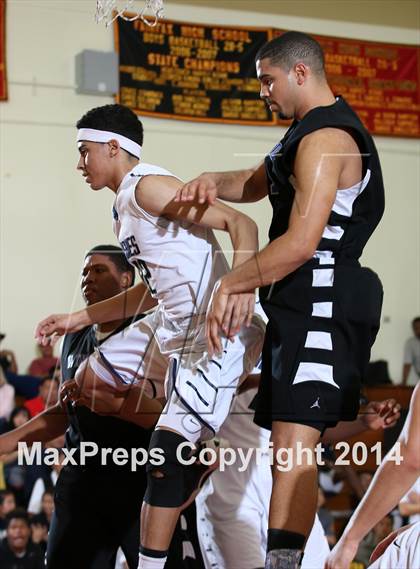 Thumbnail 3 in Windward vs. Chino Hills (Fairfax State Preview) photogallery.