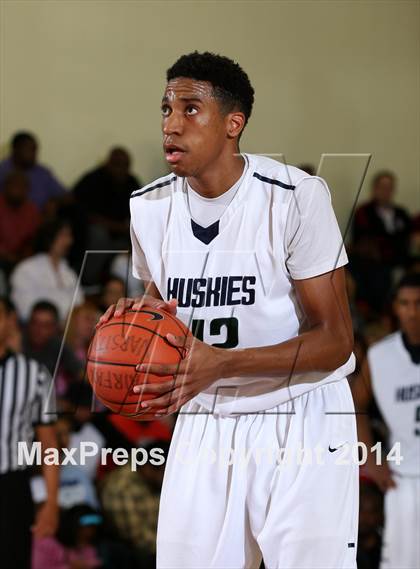 Thumbnail 2 in Windward vs. Chino Hills (Fairfax State Preview) photogallery.