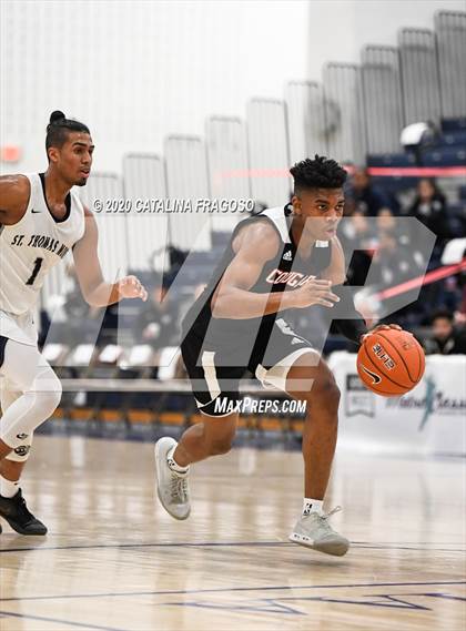 Thumbnail 3 in Lewisville vs St. Thomas More (Metro Classic) photogallery.