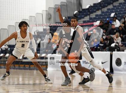 Thumbnail 3 in Lewisville vs St. Thomas More (Metro Classic) photogallery.
