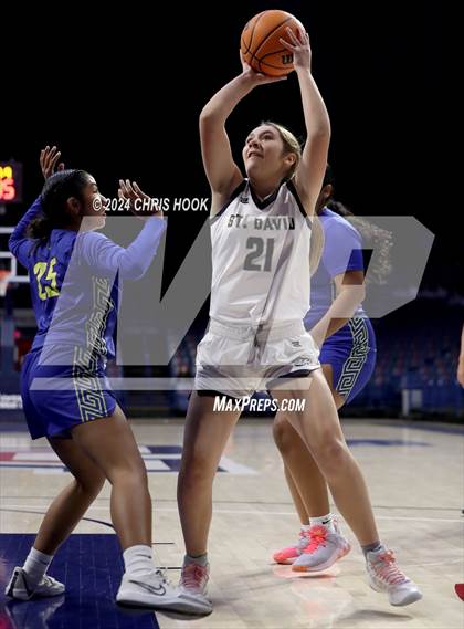 Thumbnail 2 in Baboquivari vs St. David (MLK Basketball Classic) photogallery.
