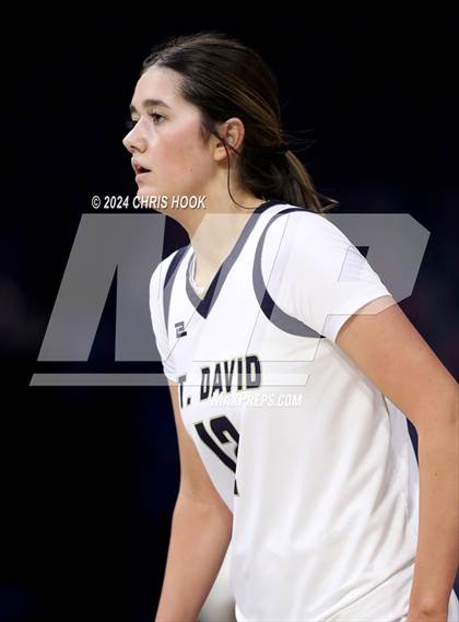 Thumbnail 2 in Baboquivari vs St. David (MLK Basketball Classic) photogallery.
