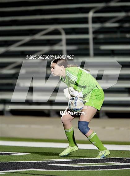 Thumbnail 2 in V.R. Eaton vs Southlake Carroll photogallery.