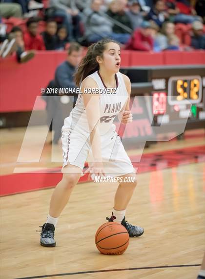 Thumbnail 3 in Plano vs. Bell (UIL 6A Bi-District Playoff) photogallery.