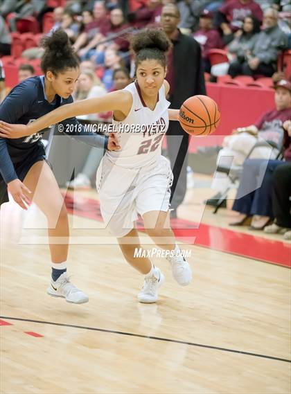Thumbnail 2 in Plano vs. Bell (UIL 6A Bi-District Playoff) photogallery.