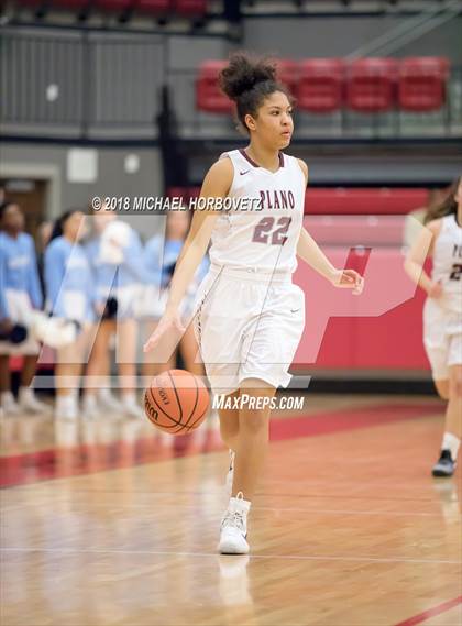 Thumbnail 3 in Plano vs. Bell (UIL 6A Bi-District Playoff) photogallery.