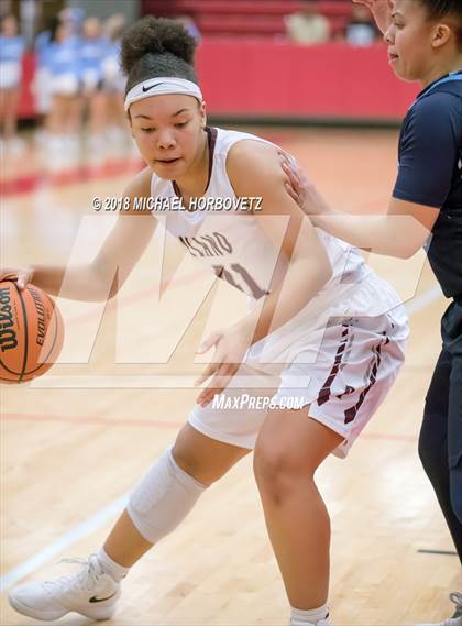 Thumbnail 3 in Plano vs. Bell (UIL 6A Bi-District Playoff) photogallery.