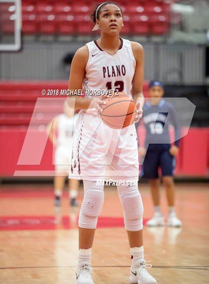 Thumbnail 2 in Plano vs. Bell (UIL 6A Bi-District Playoff) photogallery.
