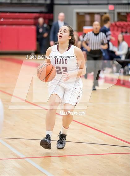 Thumbnail 1 in Plano vs. Bell (UIL 6A Bi-District Playoff) photogallery.