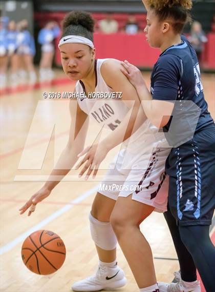 Thumbnail 1 in Plano vs. Bell (UIL 6A Bi-District Playoff) photogallery.