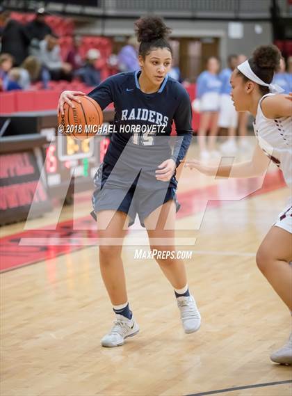 Thumbnail 1 in Plano vs. Bell (UIL 6A Bi-District Playoff) photogallery.