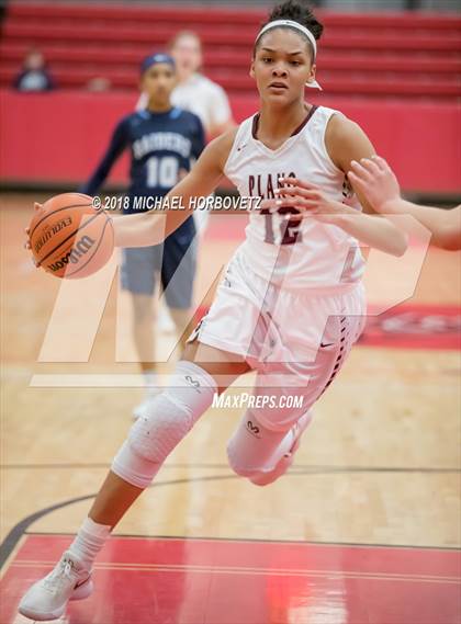 Thumbnail 1 in Plano vs. Bell (UIL 6A Bi-District Playoff) photogallery.