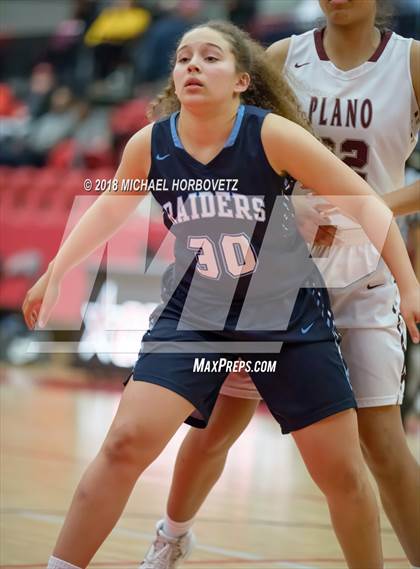 Thumbnail 2 in Plano vs. Bell (UIL 6A Bi-District Playoff) photogallery.