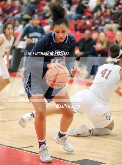 Thumbnail 1 in Plano vs. Bell (UIL 6A Bi-District Playoff) photogallery.