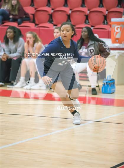 Thumbnail 1 in Plano vs. Bell (UIL 6A Bi-District Playoff) photogallery.